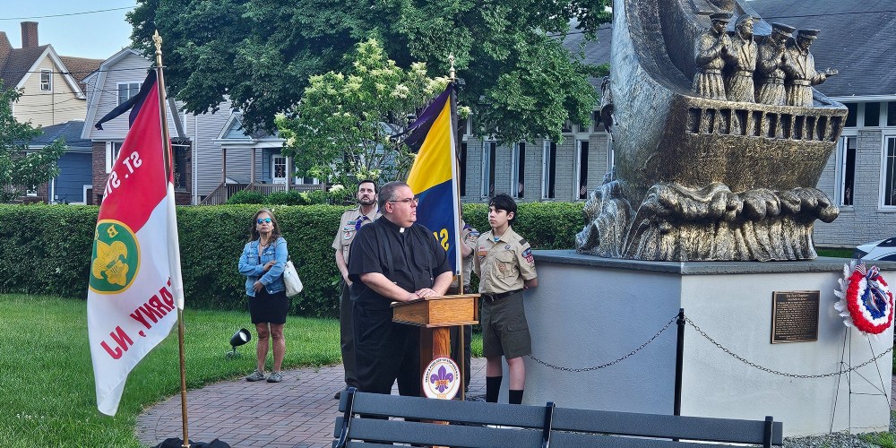 Kearny Honors Fallen Heroes at Four Chaplains Monument